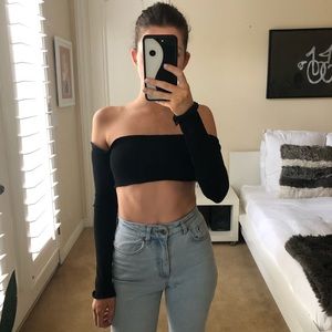 OFF THE SHOULDER LONG SLEEVE